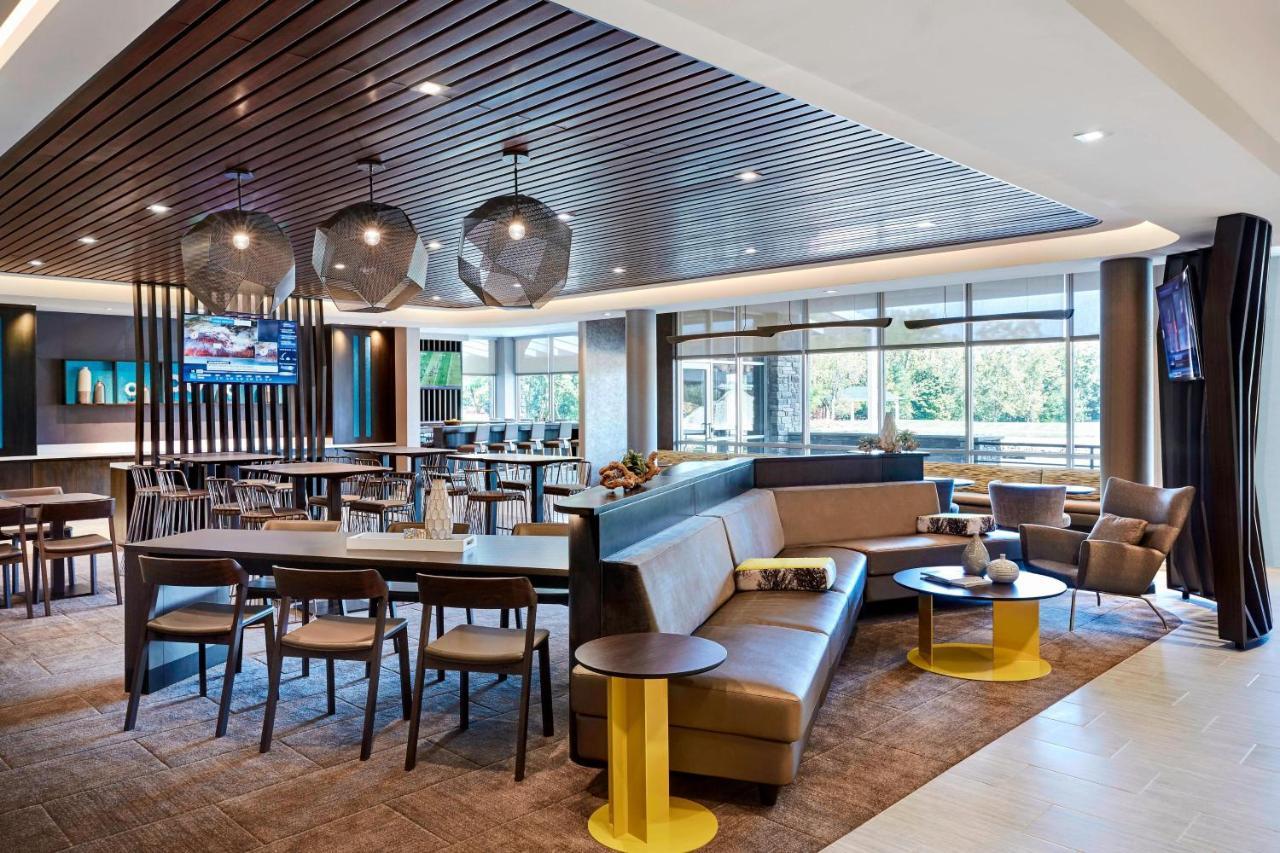 Springhill Suites By Marriott Cottonwood Exterior photo